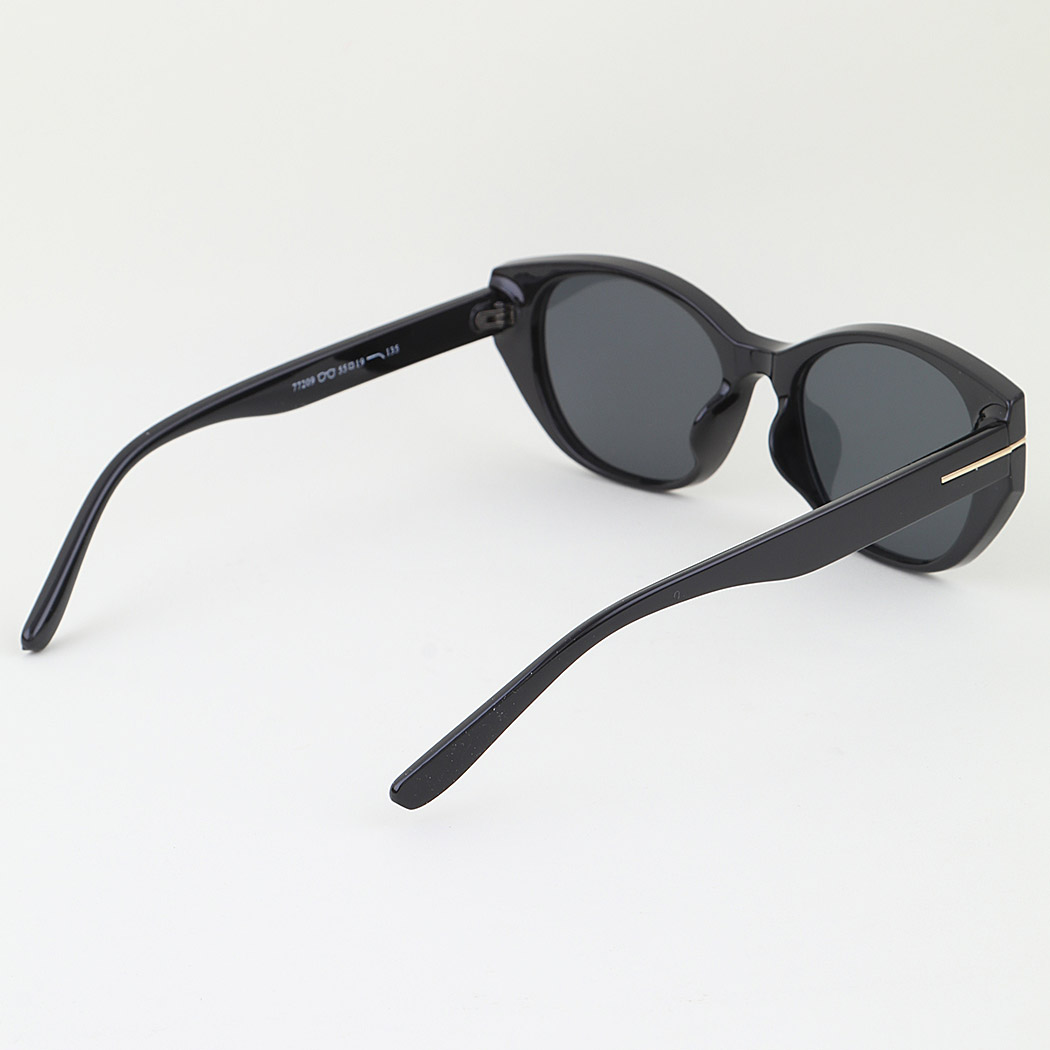 Minimal T Cateye Sunglasses