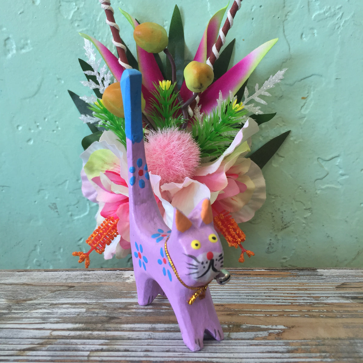 purple painted wooden cat ring holder