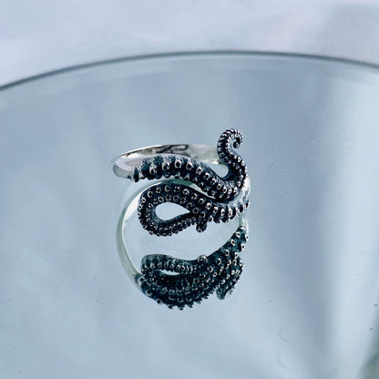 Adjustable Octopus Tentacle Ring